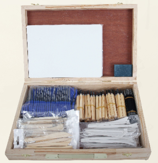 美術(shù)教學(xué)用具箱