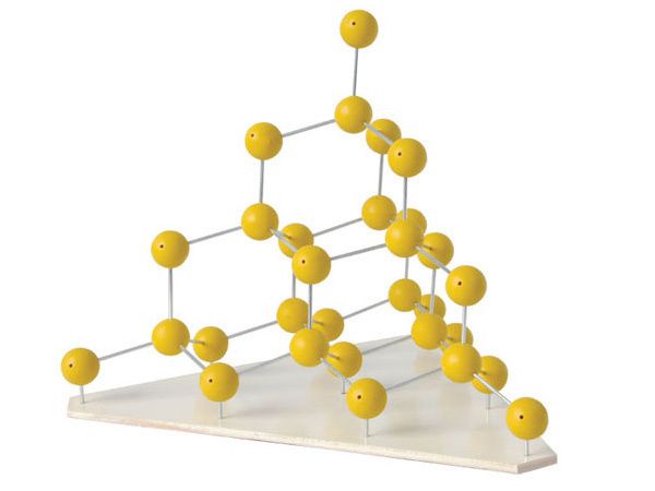 金剛石晶體結(jié)構(gòu)模型